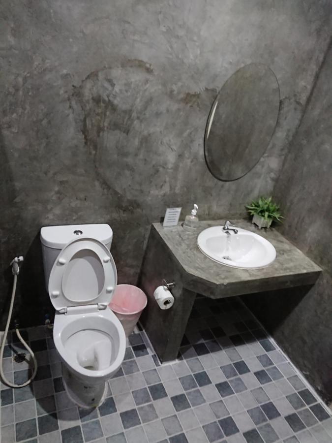 Lopburi Palm Resort Екстер'єр фото