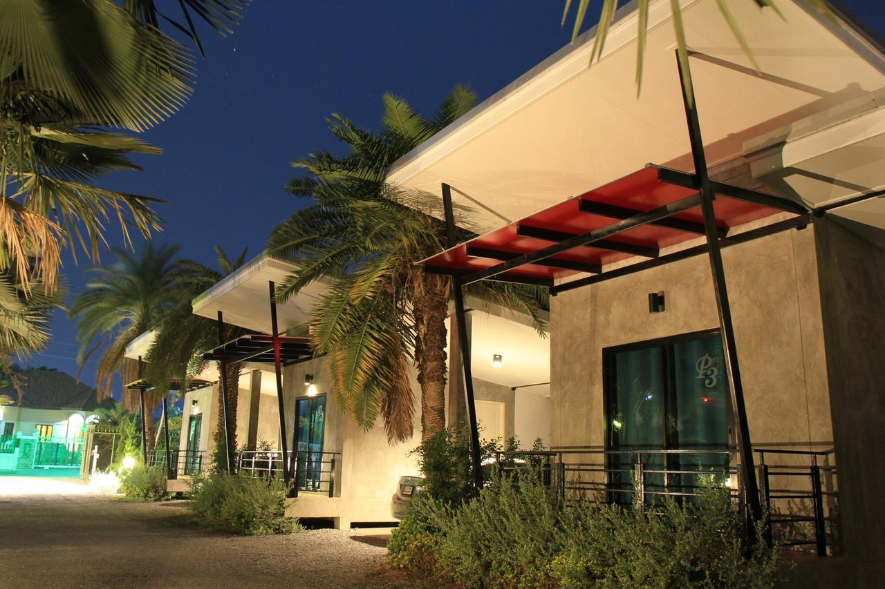 Lopburi Palm Resort Екстер'єр фото